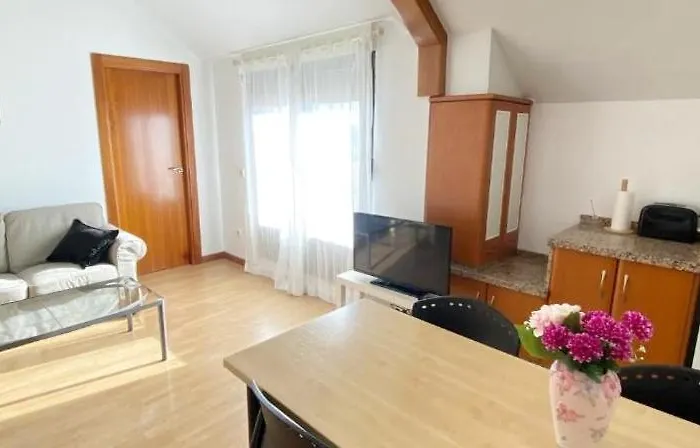 Atico Universidad 아파트 *